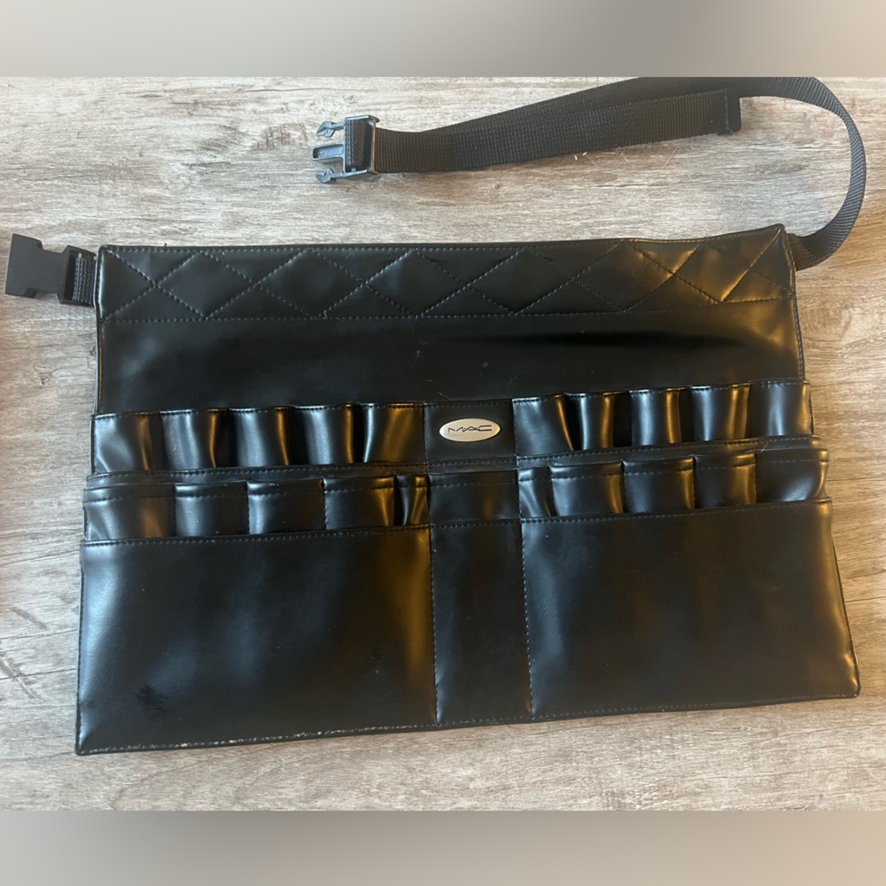 🆕 MAC Pro Makeup Brush Belt - NWOT